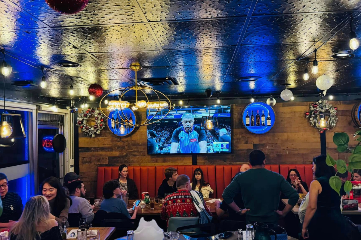 Cozy Dine-In